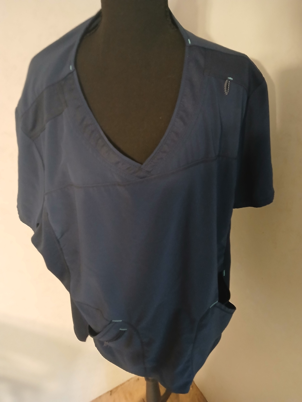 Scrubstar Women's V-Neck Scrub Top in Navy